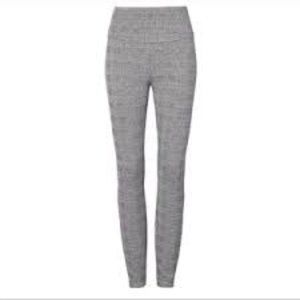 Cabi black/white plaid leggings Small 4053